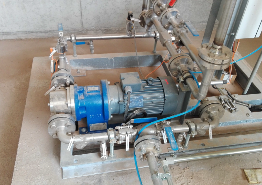 Eine MPA 2014 im Pumpenmodul einer SNCR Anlage in Litauen
